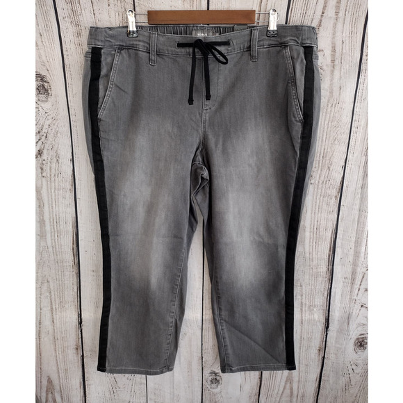 Torrid | Faded Gray Black Stripe Super Soft Pull-On Straight Cropped Jeans - Picture 3 of 9